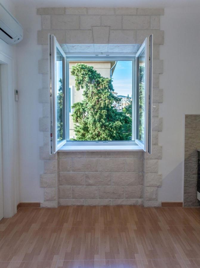 Classy Apartment In The Center Of Split Exterior photo