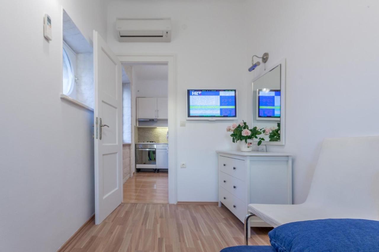 Classy Apartment In The Center Of Split Exterior photo