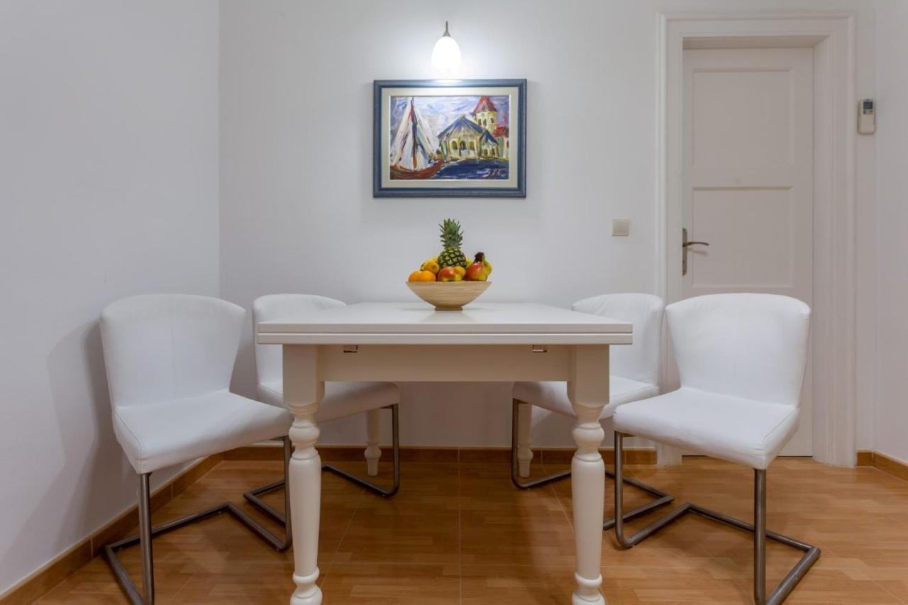 Classy Apartment In The Center Of Split Exterior photo